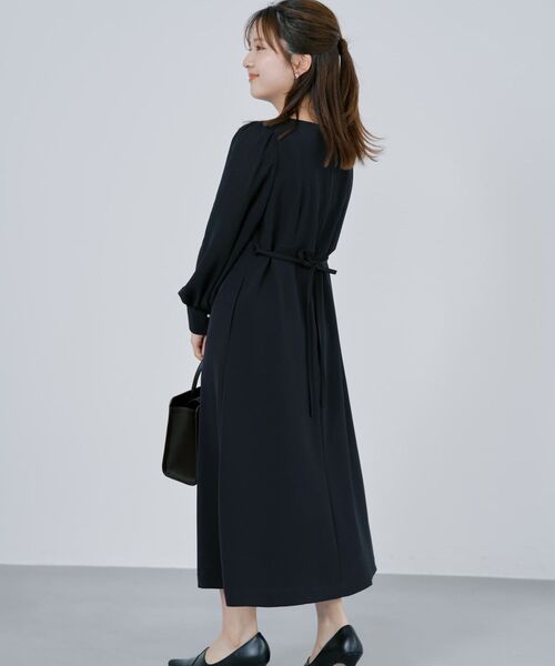 COHINA(コヒナ)の「トリアセジョーゼットシームデザインワンピース-short & regular 【低身長・小柄女性】(ワンピース・レディース・ネイビー/ベージュ/ブラック・REGULAR/SHORT)」の13枚目の写真