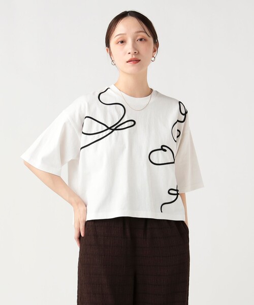 BEAMS HEART(ビームスハート)の「ニュアンス コード 刺繍 Tシャツ(Tシャツ/カットソー・レディース・ブラウン/チャコールグレー/オフホワイト・ONE SIZE)」の19枚目の写真