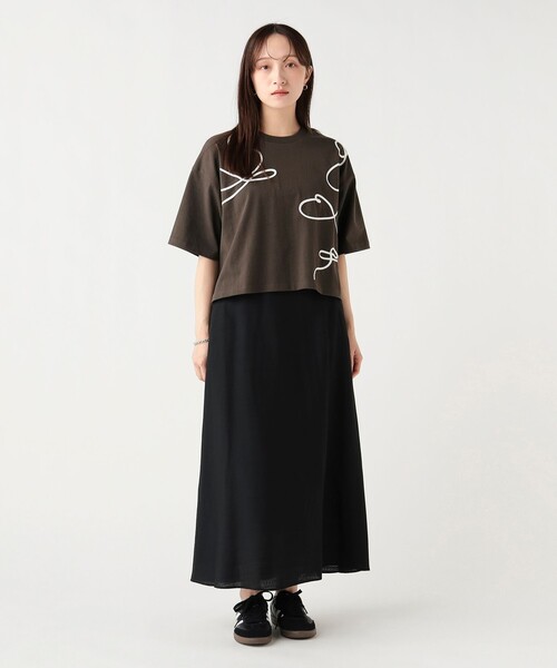 BEAMS HEART(ビームスハート)の「ニュアンス コード 刺繍 Tシャツ(Tシャツ/カットソー・レディース・ブラウン/チャコールグレー/オフホワイト・ONE SIZE)」の21枚目の写真
