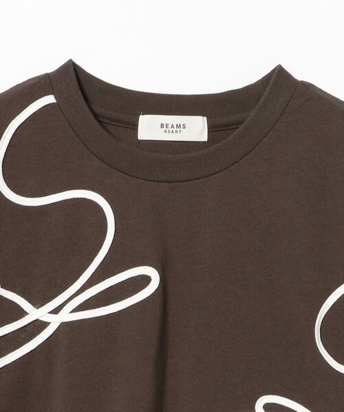 BEAMS HEART(ビームスハート)の「ニュアンス コード 刺繍 Tシャツ(Tシャツ/カットソー・レディース・ブラウン/チャコールグレー/オフホワイト・ONE SIZE)」の10枚目の写真