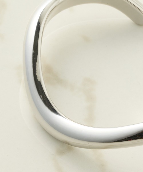 PAPILLONNER（パピヨネ）の「PAPILLONNER/ニュアンスカーブラインブレスレット（バングル/リストバンド・レディース・ゴールド/シルバー・FREE）」の10枚目の写真