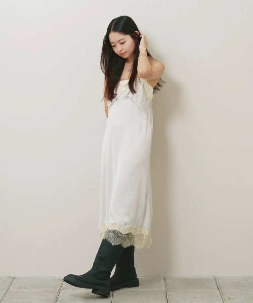 TODAYFUL(トゥデイフル)の「Satin Lace Dress(ドレス・レディース・ミント/ブラック/アイボリー・38inch/36inch)」の6枚目の写真