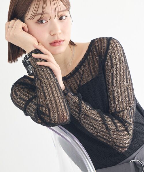 earth music&ecology(アースミュージックアンドエコロジー)の「レースドッキングボートネックプルオーバー(Tシャツ/カットソー・レディース・ブラック/ホワイト系その他2/オフホワイト・FREE)」の4枚目の写真