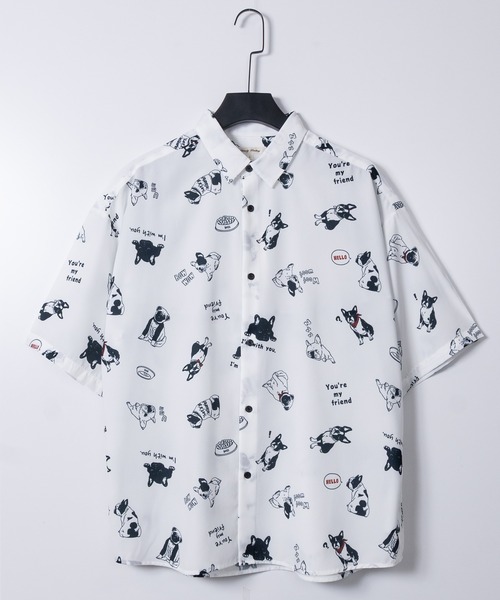 JOHN'S CLOSET(ジョンズクローゼット)の「【a】シルキータッチ アニマル総柄 半袖シャツ 接触冷感 イヌ/ネコ/サメ/ペンギン/シロクマ(シャツ/ブラウス・メンズ・ライトグリーン系5/サックスブルー系4/ブラック系/ブラック系1/ホワイト系6/ホワイト系4/ブルー系1/グレー系2/ブラック系6/ブラック系5/ホワイト系2/ホワイト系1/ホワイト系/ネイビー系1/ブラック系3/ベージュ系3/ブラック系4/ブラック系2/ホワイト系3/ブルー系6/ネイビー系5・LARGE/MEDIUM)」の1枚目の写真