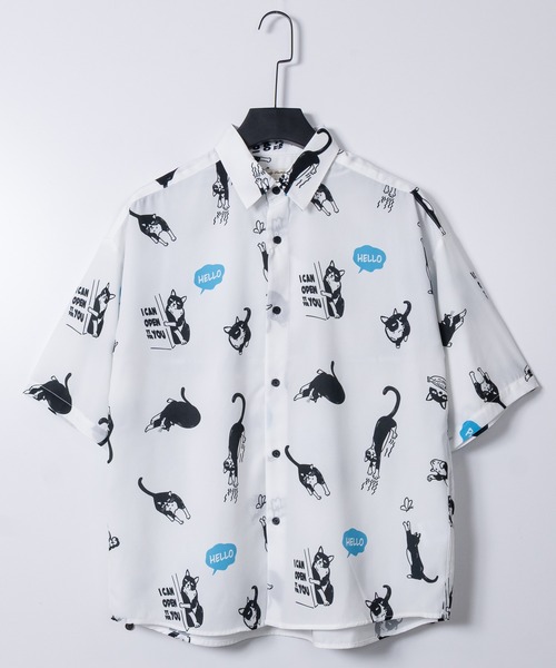 JOHN'S CLOSET(ジョンズクローゼット)の「【a】シルキータッチ アニマル総柄 半袖シャツ 接触冷感 イヌ/ネコ/サメ/ペンギン/シロクマ(シャツ/ブラウス・メンズ・ライトグリーン系5/サックスブルー系4/ブラック系/ブラック系1/ホワイト系6/ホワイト系4/ブルー系1/グレー系2/ブラック系6/ブラック系5/ホワイト系2/ホワイト系1/ホワイト系/ネイビー系1/ブラック系3/ベージュ系3/ブラック系4/ブラック系2/ホワイト系3/ブルー系6/ネイビー系5・LARGE/MEDIUM)」の4枚目の写真