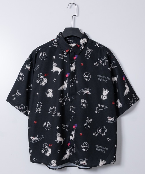 JOHN'S CLOSET(ジョンズクローゼット)の「【a】シルキータッチ アニマル総柄 半袖シャツ 接触冷感 イヌ/ネコ/サメ/ペンギン/シロクマ(シャツ/ブラウス・メンズ・ライトグリーン系5/サックスブルー系4/ブラック系/ブラック系1/ホワイト系6/ホワイト系4/ブルー系1/グレー系2/ブラック系6/ブラック系5/ホワイト系2/ホワイト系1/ホワイト系/ネイビー系1/ブラック系3/ベージュ系3/ブラック系4/ブラック系2/ホワイト系3/ブルー系6/ネイビー系5・LARGE/MEDIUM)」の9枚目の写真