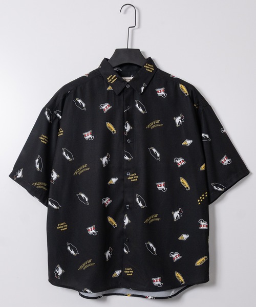 JOHN'S CLOSET(ジョンズクローゼット)の「【a】シルキータッチ アニマル総柄 半袖シャツ 接触冷感 イヌ/ネコ/サメ/ペンギン/シロクマ(シャツ/ブラウス・メンズ・ライトグリーン系5/サックスブルー系4/ブラック系/ブラック系1/ホワイト系6/ホワイト系4/ブルー系1/グレー系2/ブラック系6/ブラック系5/ホワイト系2/ホワイト系1/ホワイト系/ネイビー系1/ブラック系3/ベージュ系3/ブラック系4/ブラック系2/ホワイト系3/ブルー系6/ネイビー系5・LARGE/MEDIUM)」の12枚目の写真