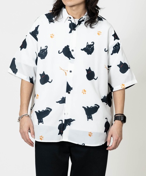 JOHN'S CLOSET(ジョンズクローゼット)の「【a】シルキータッチ アニマル総柄 半袖シャツ 接触冷感 イヌ/ネコ/サメ/ペンギン/シロクマ(シャツ/ブラウス・メンズ・ライトグリーン系5/サックスブルー系4/ブラック系/ブラック系1/ホワイト系6/ホワイト系4/ブルー系1/グレー系2/ブラック系6/ブラック系5/ホワイト系2/ホワイト系1/ホワイト系/ネイビー系1/ブラック系3/ベージュ系3/ブラック系4/ブラック系2/ホワイト系3/ブルー系6/ネイビー系5・LARGE/MEDIUM)」の22枚目の写真