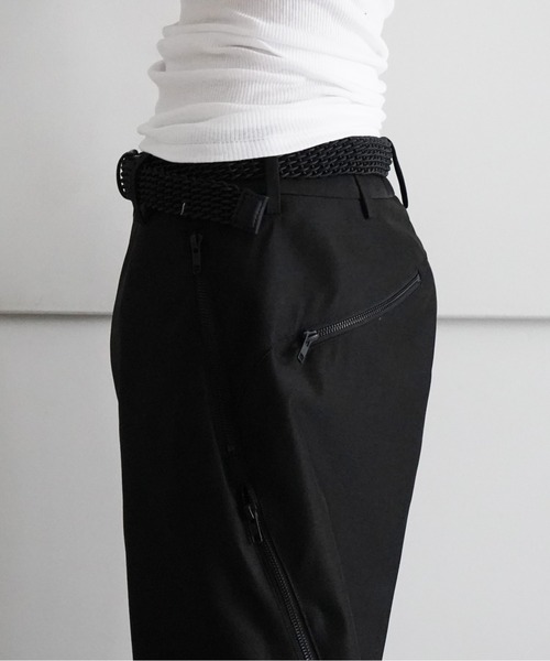 SHIDEN(シデン)の「SHIDEN Zipped pocket trouser - poly serge(スラックス・メンズ・ブラック・SMALL/X-SMALL)」の5枚目の写真