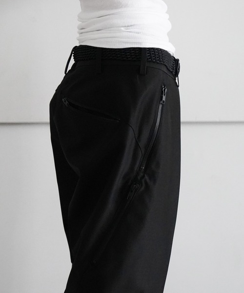 SHIDEN(シデン)の「SHIDEN Zipped pocket trouser - poly serge(スラックス・メンズ・ブラック・SMALL/X-SMALL)」の4枚目の写真
