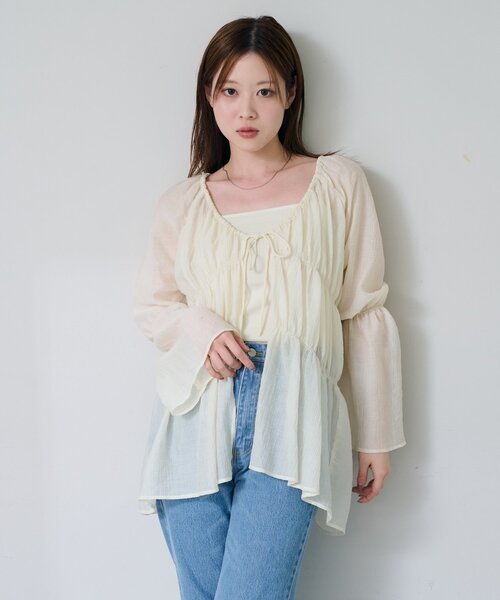 Kastane（カスタネ）の「【S.Lサイズ展開】シャーリングシアーブラウス（シャツ/ブラウス・レディース・ホワイト/ブラウン/ネイビー/アイボリー/ブラック/ブルー・SMALL/MEDIUM/LARGE）」の16枚目の写真