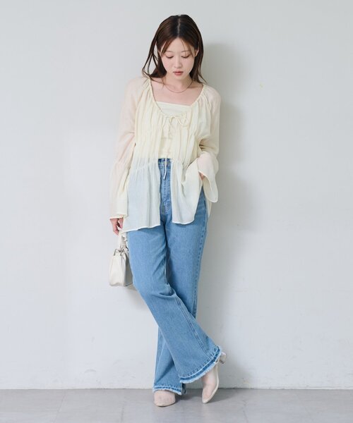 Kastane（カスタネ）の「【S.Lサイズ展開】シャーリングシアーブラウス（シャツ/ブラウス・レディース・ホワイト/ブラウン/ネイビー/アイボリー/ブラック/ブルー・SMALL/MEDIUM/LARGE）」の18枚目の写真