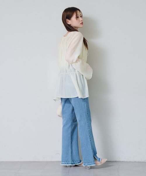 Kastane（カスタネ）の「【S.Lサイズ展開】シャーリングシアーブラウス（シャツ/ブラウス・レディース・ホワイト/ブラウン/ネイビー/アイボリー/ブラック/ブルー・SMALL/MEDIUM/LARGE）」の20枚目の写真