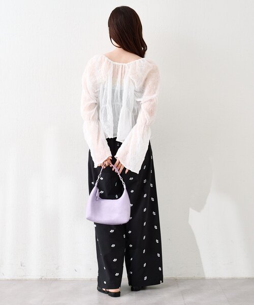 Kastane（カスタネ）の「【S.Lサイズ展開】シャーリングシアーブラウス（シャツ/ブラウス・レディース・ホワイト/ブラウン/ネイビー/アイボリー/ブラック/ブルー・SMALL/MEDIUM/LARGE）」の12枚目の写真