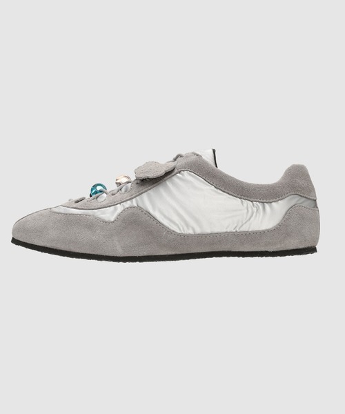 CECILIE BAHNSEN（セシリー バンセン）の「FLOWER EMBELUSHED SNEAKER