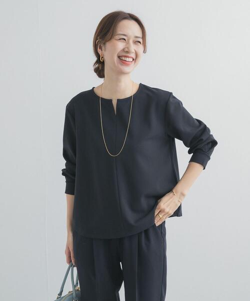 URBAN RESEARCH DOORS(アーバンリサーチドアーズ)の「『UR TECH』スリットネックプルオーバー|春服/キレイめ/オフィスカジュアル/通勤(シャツ/ブラウス・レディース・ネイビー/アイボリー/ライトブルー・FREE)」の3枚目の写真