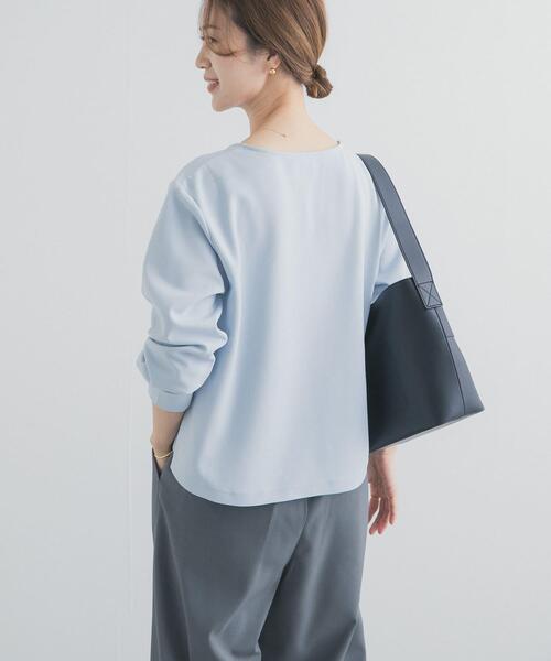 URBAN RESEARCH DOORS(アーバンリサーチドアーズ)の「『UR TECH』スリットネックプルオーバー|春服/キレイめ/オフィスカジュアル/通勤(シャツ/ブラウス・レディース・ネイビー/アイボリー/ライトブルー・FREE)」の16枚目の写真