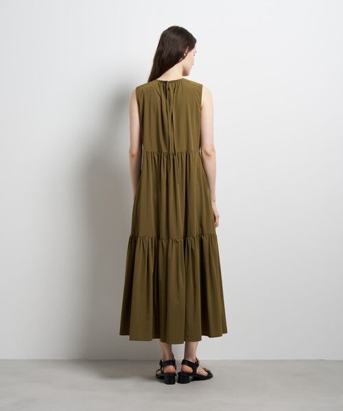 LANVIN en Bleu(ランバンオンブルー)の「エアリータフタギャザーワンピース(ワンピース・レディース・ライトカーキ/ブラック・38/36)」の5枚目の写真