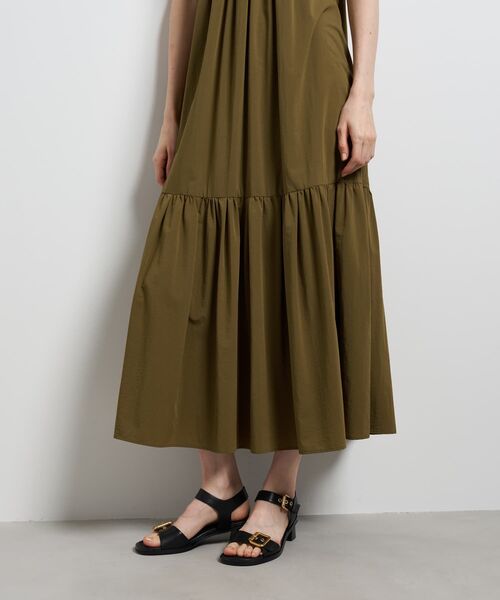 LANVIN en Bleu(ランバンオンブルー)の「エアリータフタギャザーワンピース(ワンピース・レディース・ライトカーキ/ブラック・38/36)」の7枚目の写真