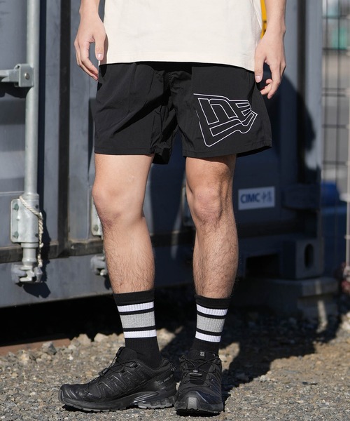 NEW ERA(ニューエラ)の「NEW ERA/ニューエラ ハーフパンツ ショートパンツ ショーツ ストレッチ ナイロン ビッグフラッグロゴ パフォーマンスアパレル 撥水 14744515(その他パンツ・メンズ・ブラック・XXL/M/L/XL)」の12枚目の写真