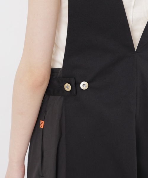 UNIVERSAL OVERALL（ユニバーサルオーバーオール）の「UNIVERSAL OVERALL/TWILL JUMPER SKIRT（ジャンパースカート・レディース・ブラック/ベージュ・FREE）」の16枚目の写真