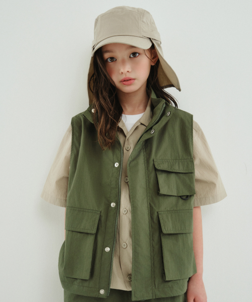 MUSINSA STANDARD KIDS（ムシンサスタンダードキッズ）の「[シティレジャー] CNマルチポケットベスト [カーキ]（ベスト・レディース・その他・110/120/130/140/150/160）」の2枚目の写真