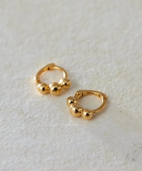 ear PAPILLONNER（イアパピヨネ）の「《スターリングシルバー使用/キャッチレス》ミニミニスリーフープピアス（ピアス（両耳用）・レディース・シルバー系その他4/ゴールド系その他6・FREE）」の3枚目の写真