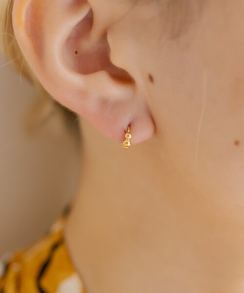 ear PAPILLONNER（イアパピヨネ）の「《スターリングシルバー使用/キャッチレス》ミニミニスリーフープピアス（ピアス（両耳用）・レディース・シルバー系その他4/ゴールド系その他6・FREE）」の4枚目の写真