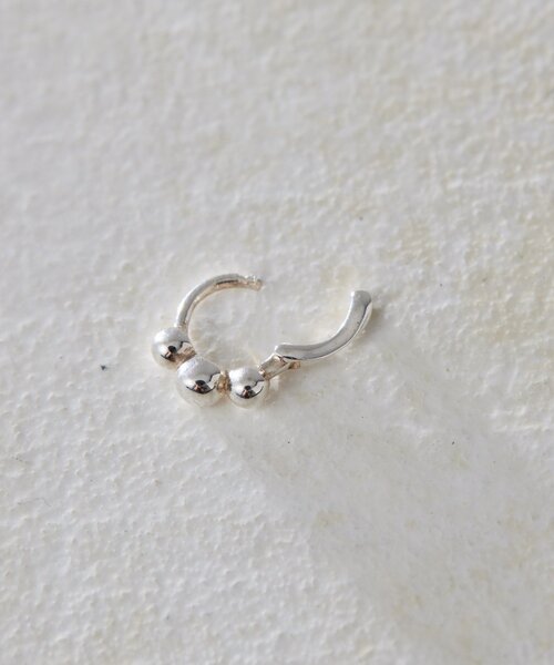 ear PAPILLONNER（イアパピヨネ）の「《スターリングシルバー使用/キャッチレス》ミニミニスリーフープピアス（ピアス（両耳用）・レディース・シルバー系その他4/ゴールド系その他6・FREE）」の7枚目の写真