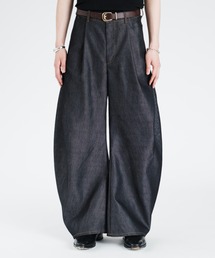 SINSS（シンス）の「Side tuck curve denim / サイドタックカーブデニム（デニムパンツ）」