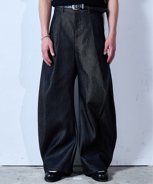 SINSS(シンス)の「Side tuck curve denim / サイドタックカーブデニム(デニムパンツ・メンズ・ブラック/インディゴブルー・LARGE/MEDIUM/SMALL/X-SMALL)」の2枚目の写真