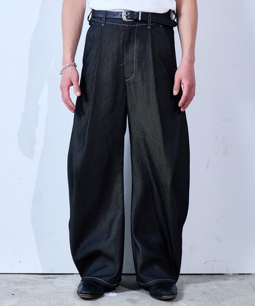 Side tuck curve denim / サイドタックカーブデニム（デニムパンツ