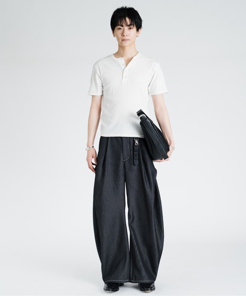 Side tuck curve denim / サイドタックカーブデニム（デニムパンツ