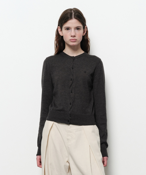 DIAGONAL(ダイアゴナル)の「UNBALANCE BUTTON CARDIGAN (charcoal)(カーディガン/ボレロ・レディース・その他・FREE)」の1枚目の写真