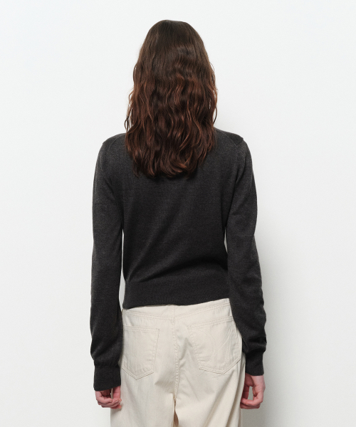 DIAGONAL(ダイアゴナル)の「UNBALANCE BUTTON CARDIGAN (charcoal)(カーディガン/ボレロ・レディース・その他・FREE)」の3枚目の写真