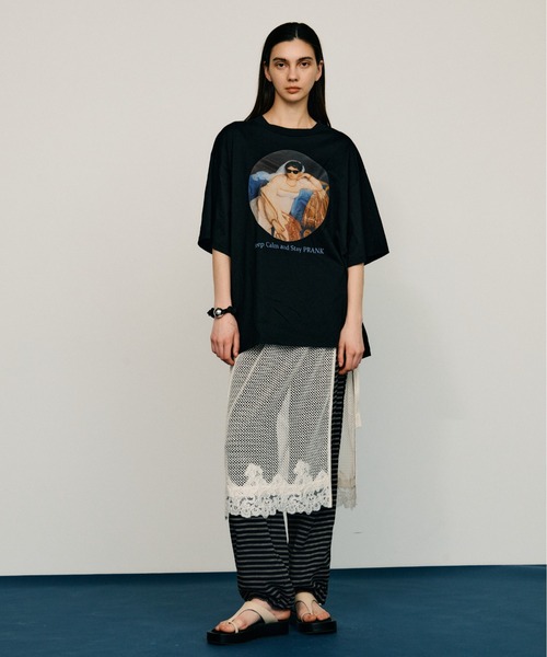 PRANK PROJECT(プランクプロジェクト)の「Keep Calm and Stay プリントTシャツ / Art Graphic Oversized T-shirt(Tシャツ/カットソー・レディース・ホワイト/ブラック・FREE)」の17枚目の写真