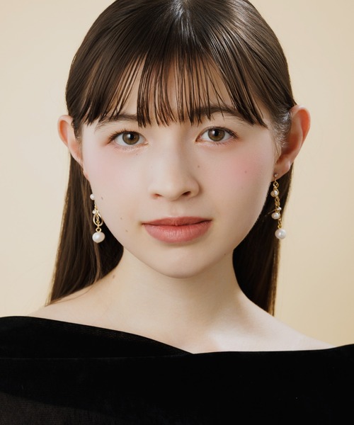 LA MUe(ラミュー)の「【LA MUE】パール×メタル アシンメトリー ロングピアス(ピアス(両耳用)・レディース・シルバー/ゴールド・FREE)」の8枚目の写真