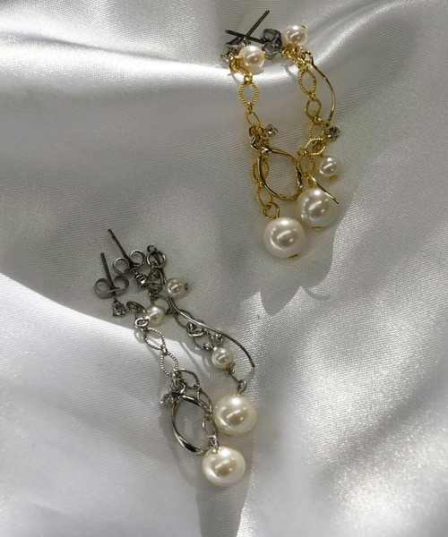 LA MUe(ラミュー)の「【LA MUE】パール×メタル アシンメトリー ロングピアス(ピアス(両耳用)・レディース・シルバー/ゴールド・FREE)」の11枚目の写真