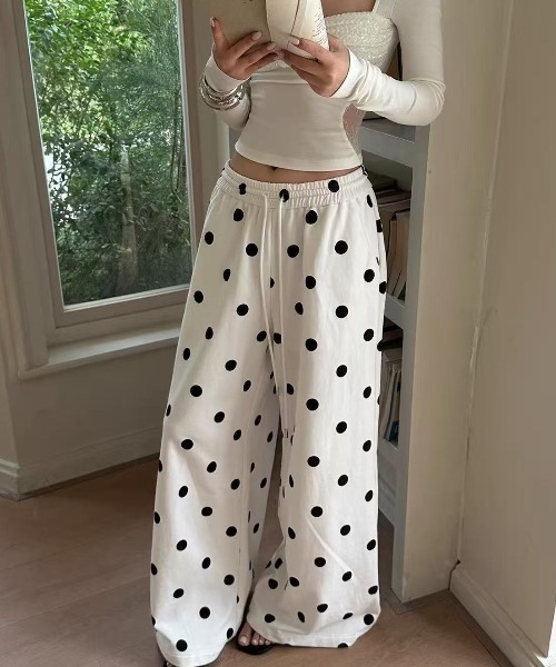 Achic(アシック)の「ドット柄ウエストゴムワイドパンツ(スウェットパンツ・レディース・ホワイト・M/L)」の14枚目の写真