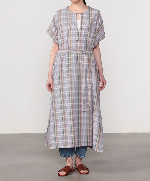 Bshop(ビショップ)の「INDIA INDUSTRY | マドラスチェック カフタンワンピース WOMEN(ワンピース・レディース・ブルー系その他/グレー系その他・1)」の14枚目の写真