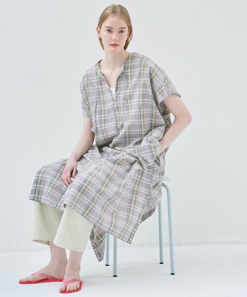Bshop(ビショップ)の「INDIA INDUSTRY | マドラスチェック カフタンワンピース WOMEN(ワンピース・レディース・ブルー系その他/グレー系その他・1)」の20枚目の写真