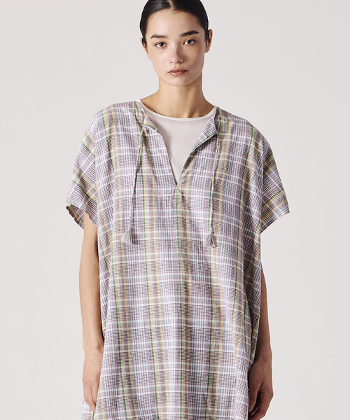 Bshop(ビショップ)の「INDIA INDUSTRY | マドラスチェック カフタンワンピース WOMEN(ワンピース・レディース・ブルー系その他/グレー系その他・1)」の17枚目の写真