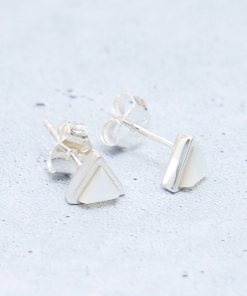 COMMON WARE(コモンウェアー)の「COMMONWARE:SV925・ターコイズ製ピアス トライアングル(ピアス(両耳用)・レディース・ターコイズブルー/ホワイト・FREE)」の6枚目の写真