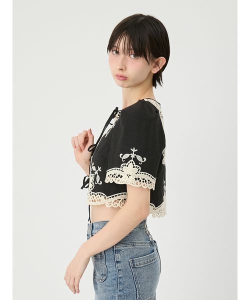 LILY BROWN（リリーブラウン）の「カットワークパネルレースジャケット（ノーカラージャケット・レディース・ホワイト/ブラック/ライトブルー・F）」の8枚目の写真