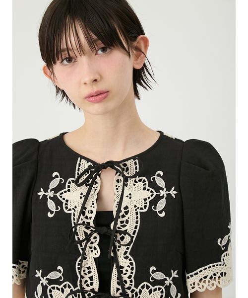 LILY BROWN（リリーブラウン）の「カットワークパネルレースジャケット（ノーカラージャケット・レディース・ホワイト/ブラック/ライトブルー・F）」の9枚目の写真