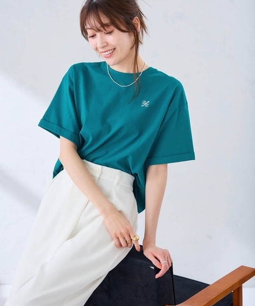 a.v.v(アーヴェヴェ)の「大人のクロップド刺繍Tシャツ【UVカット・接触冷感】(Tシャツ/カットソー・レディース・クリーム/アイボリー/グリーン/ホワイト/ネイビー・38/36/40)」の4枚目の写真