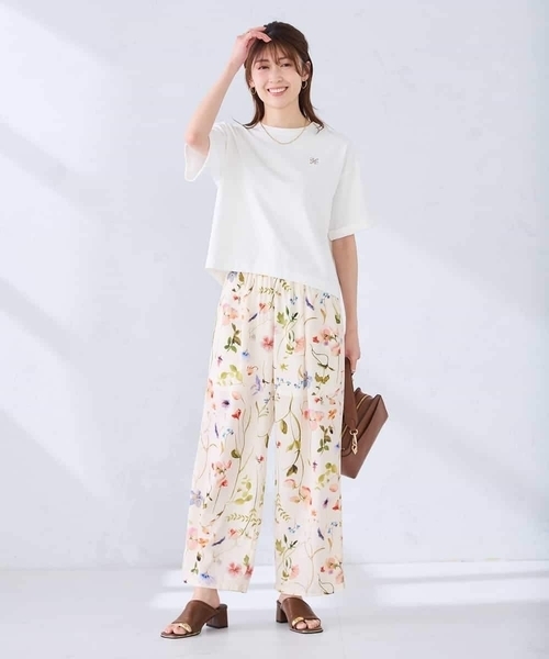 a.v.v(アーヴェヴェ)の「大人のクロップド刺繍Tシャツ【UVカット・接触冷感】(Tシャツ/カットソー・レディース・クリーム/アイボリー/グリーン/ホワイト/ネイビー・38/36/40)」の8枚目の写真