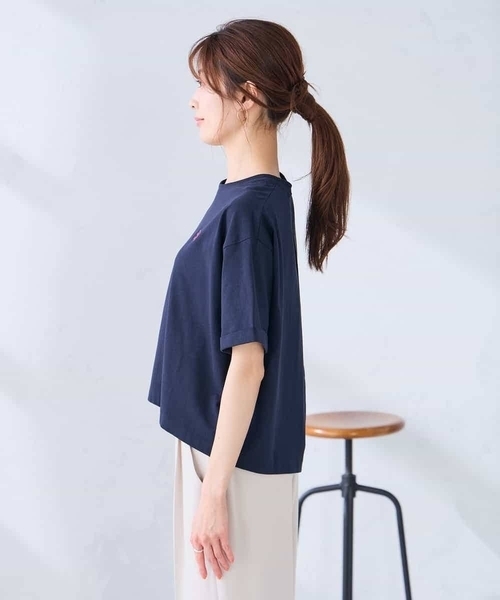 a.v.v(アーヴェヴェ)の「大人のクロップド刺繍Tシャツ【UVカット・接触冷感】(Tシャツ/カットソー・レディース・クリーム/アイボリー/グリーン/ホワイト/ネイビー・38/36/40)」の11枚目の写真