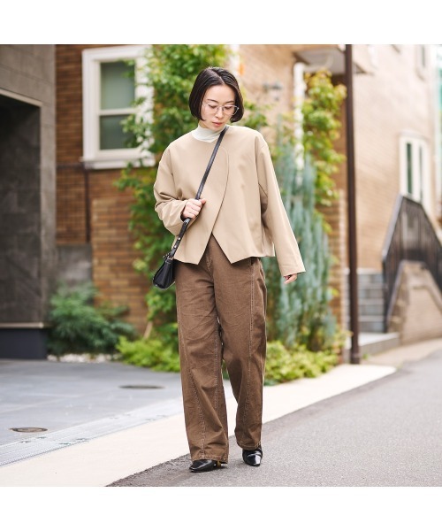 COMMON+HAUS(コモンハウス)の「ウォッシュド バレルパンツ(デニムパンツ・レディース・ブルー/アイボリー/ブラウン・S/M/L)」の13枚目の写真