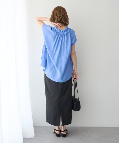 YECCA VECCA(イェッカヴェッカ)の「【尾崎紗代子さん着用】ギャザーリボンブラウス(シャツ/ブラウス・レディース・ストライプ/オフホワイト/ブルー・FREE)」の21枚目の写真